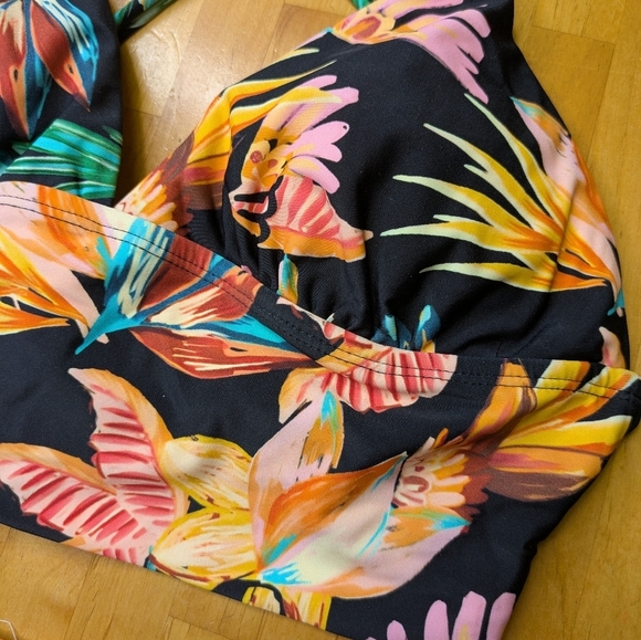2/$25-Tropical Floral Crossback Cami & Highcut Highrise Bottoms Size Small NWOT - Picture 5 of 8